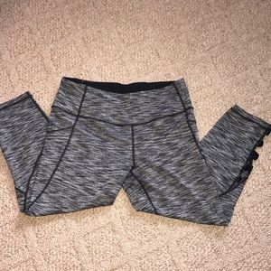 VS SPORT size L Capri leggings with pockets